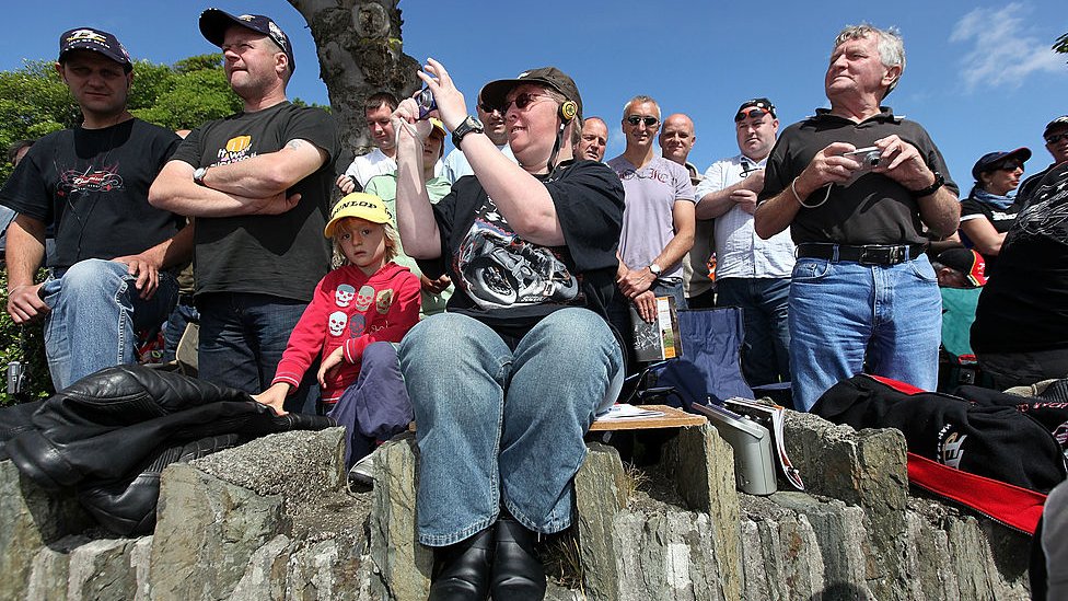 En la Isla de Man, el día final de la competencia es declarado festivo en toda la región. Isla de Man