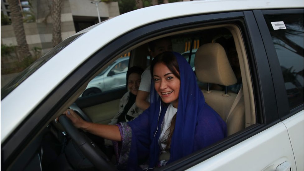 Саудовская женщина за рулем автомобиля (фото из архива)