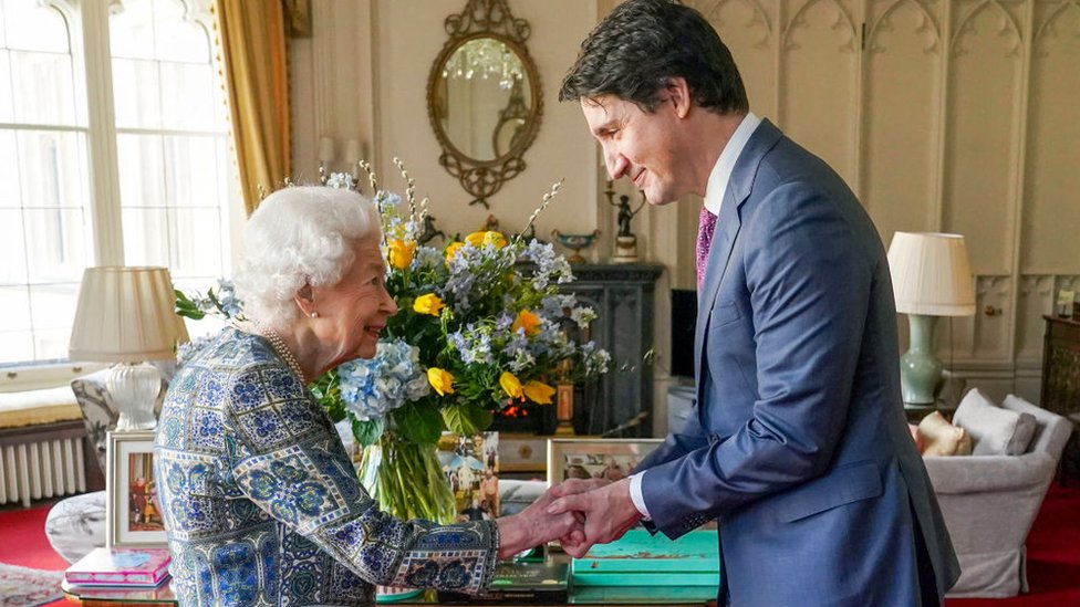 2022年3月7日，伊麗莎白二世女王在溫莎城堡接見加拿大總理特魯多。