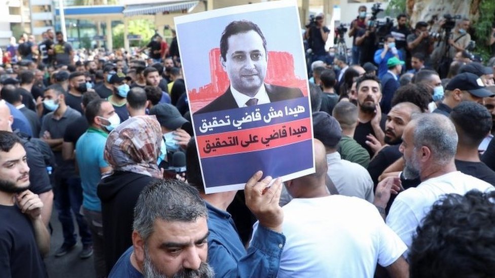 Protest in Beirut against the judge investigating last year's blast at the city's port (14 October 2021)