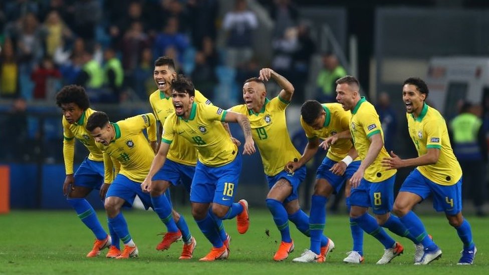 Brasileños celebran