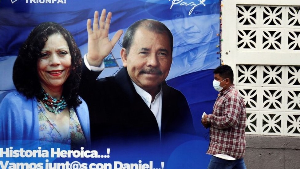 Cartel de Rosario Murillo y Daniel Ortega