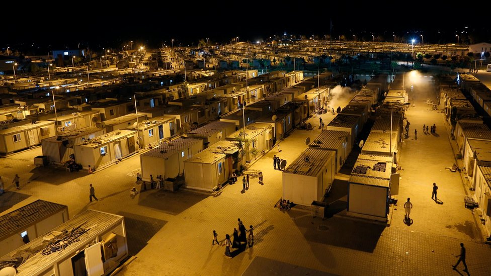 Общий вид показывает сирийских беженцев в лагере беженцев Харран в Шанлыурфе, к юго-востоку от Турции, 23 сентября 2015 г.