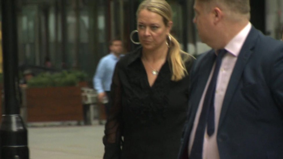 Мелисса Кокран прибывает на следствие по делу о нападении в Вестминстере 11 сентября 2018 г.