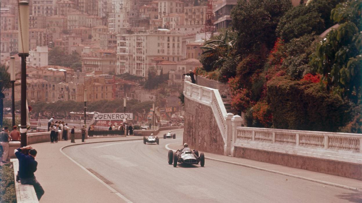 Imagen de una carrera de Fórmula 1 en el circuito de Montecarlo.
