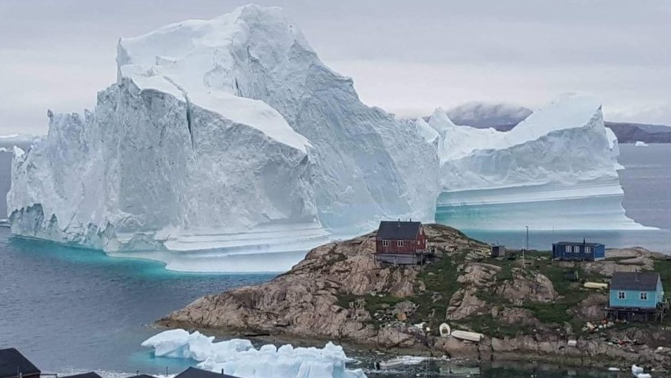 El enorme iceberg que amenaza un poblado de Groenlandia - BBC News Mundo