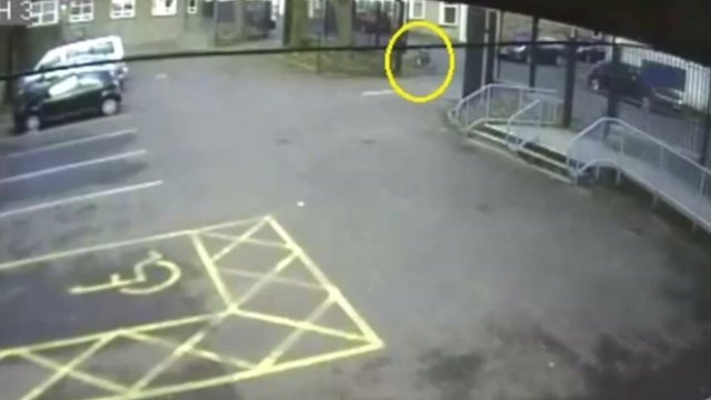 Burnley Abduction Cctv Of Sex Offender Before Six Year Old Girl Taken 