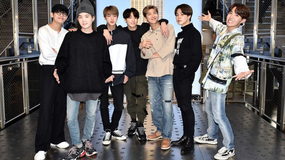 Ви, Шуга, Джин, Чонгук, RM, Чимин и Джей-Хоуп из K-Pop группы BTS посещают Эмпайр-стейт-билдинг 21 мая 2019 г.