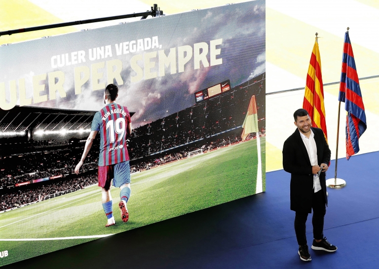 Sergio Agüero en la conferencia de prensa para anunciar su retiro del fútbol.
