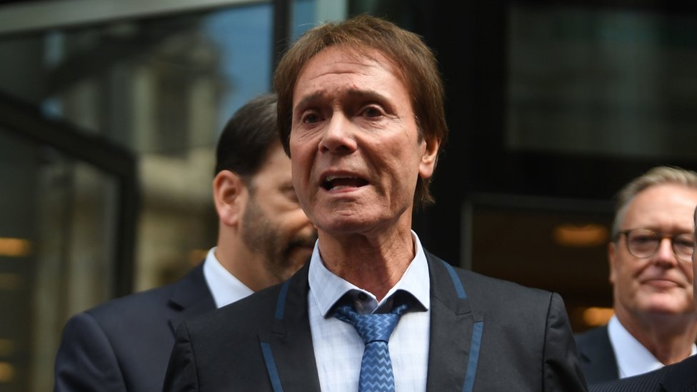 Cliff Richard: Singer wins BBC privacy case at High Court - BBC News