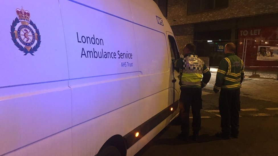 Лондонская служба скорой помощи посетит место происшествия