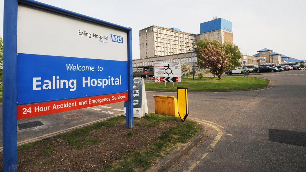 Ealing Hospital children's A&E and in-patient services to close - BBC News