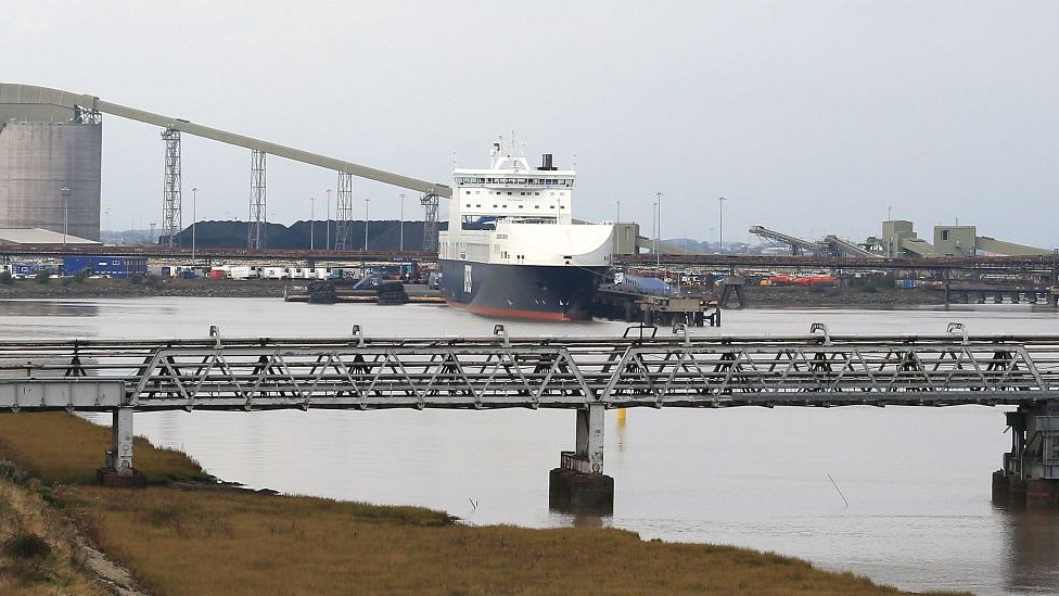 Общий вид порта Иммингем в районе Хамбер