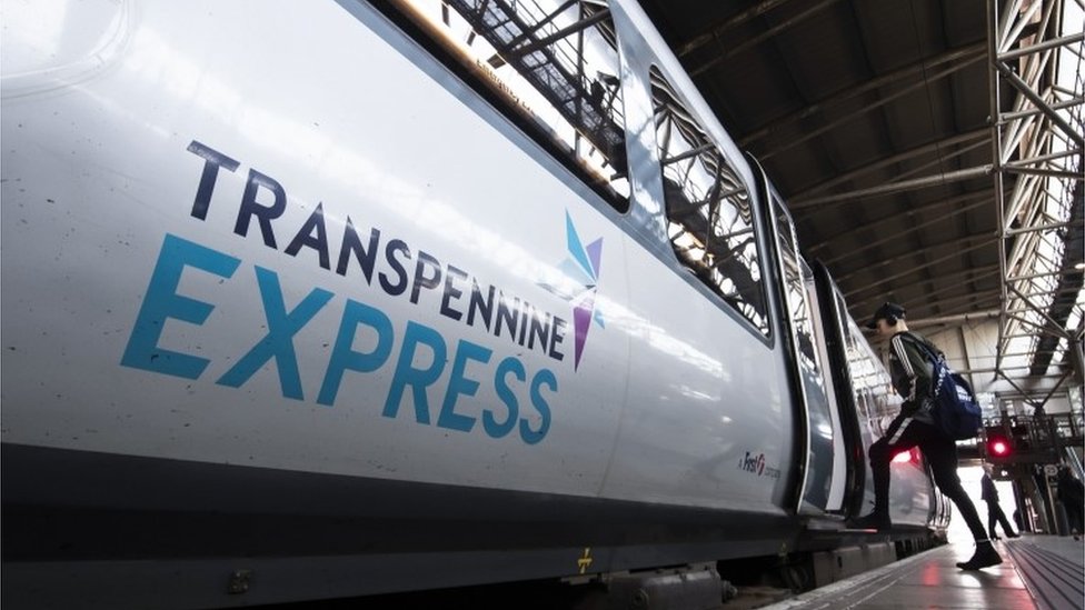 Поезд Transpennine Express