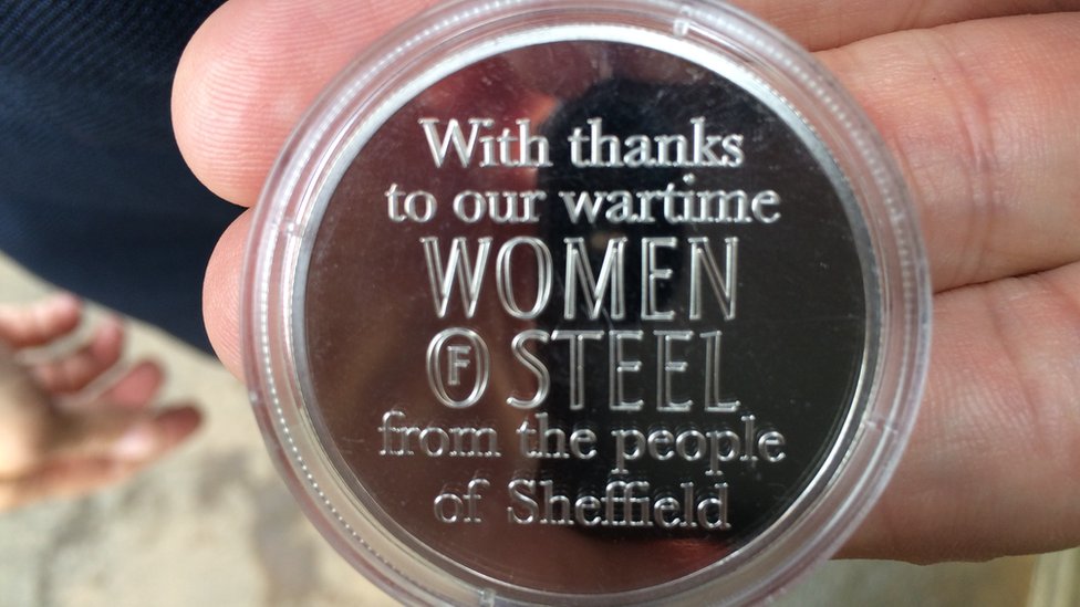 Медаль «Женщины из стали»