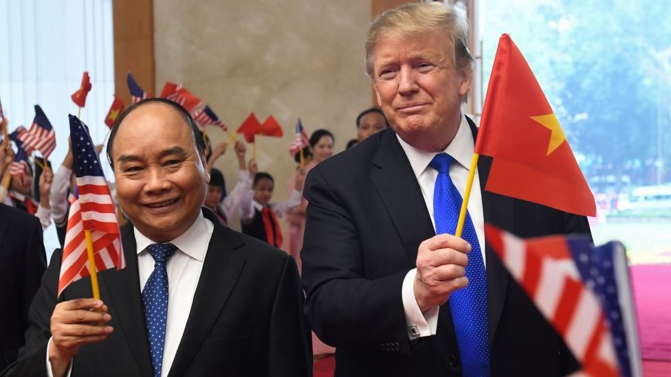 Việt Nam làm gì để gắn kết thêm với ông Donald Trump? - BBC News Tiếng Việt