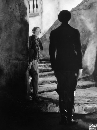 El film noir tomó mucho de su estética del expresionismo alemán. Película del expresionismo alemán