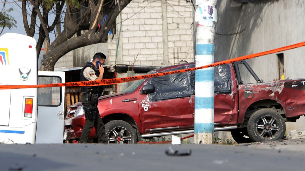 Policía tras atentado en Guayaquil