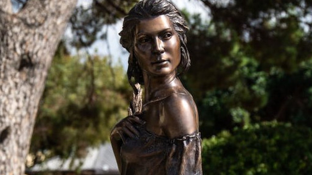 Italy: Statue of scantily-clad woman sparks sexism row
