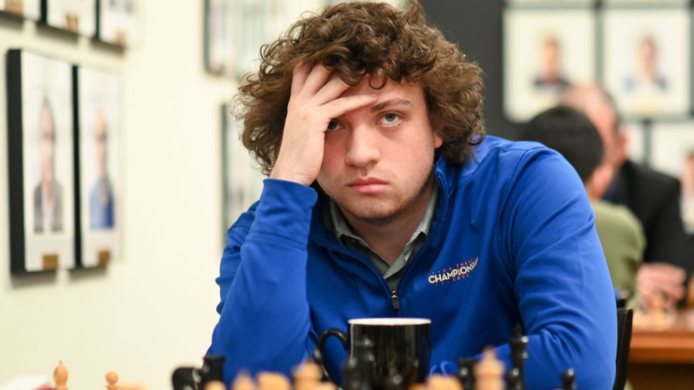 Chess cheating scandal: Magnus Carlsen loses to Hans Moke Niemann.