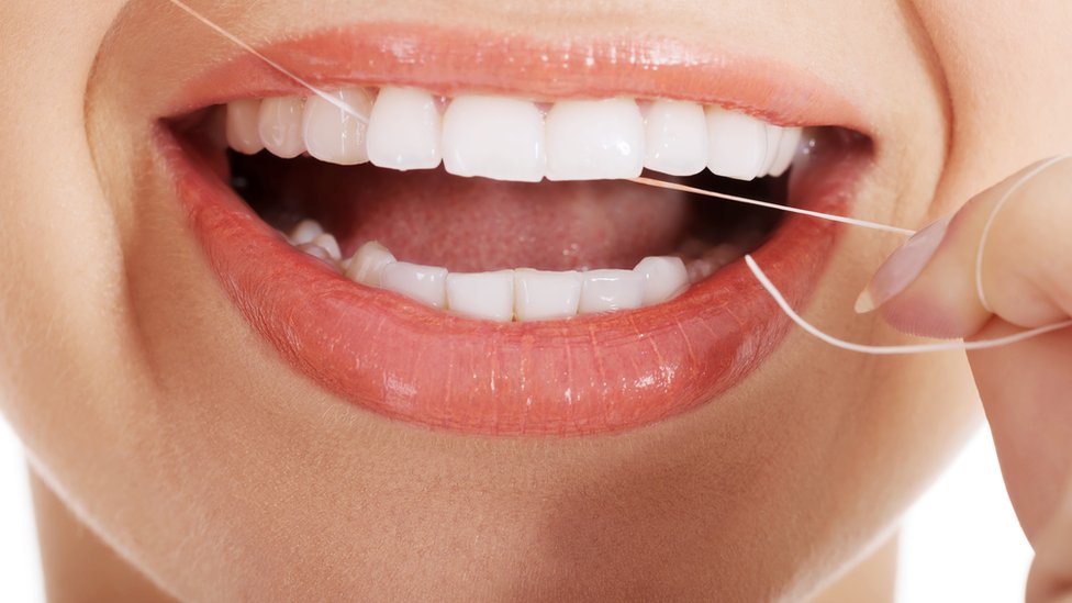 tidligste binde Sikker Should you floss or not? Study says benefits unproven - BBC News