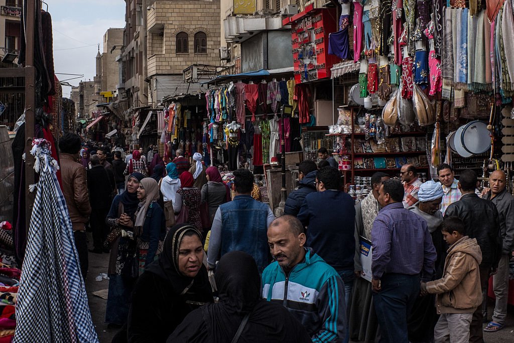 سوق في القاهرة القديمة