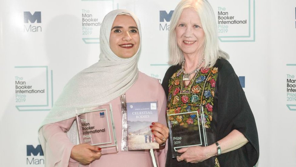 جوخة والمترجمة