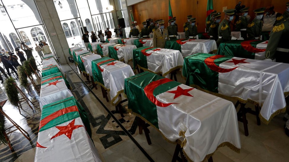 أعادت فرنسا العام الماضي رفات 24 جزائريا ممن قاتلوا ضد الفرنسيين، كانت تحتفظ بها في متحف باريس