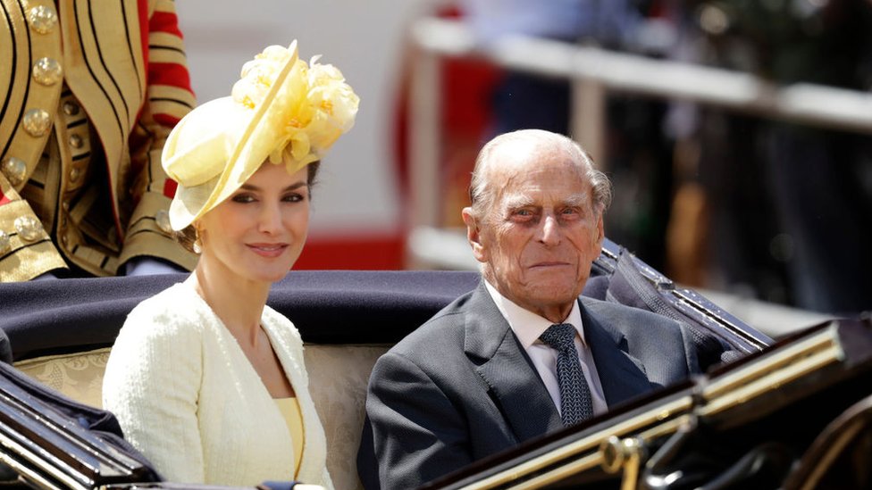 La reina Letizia de España y el duque de Edimburgo, en Londres en 2017.