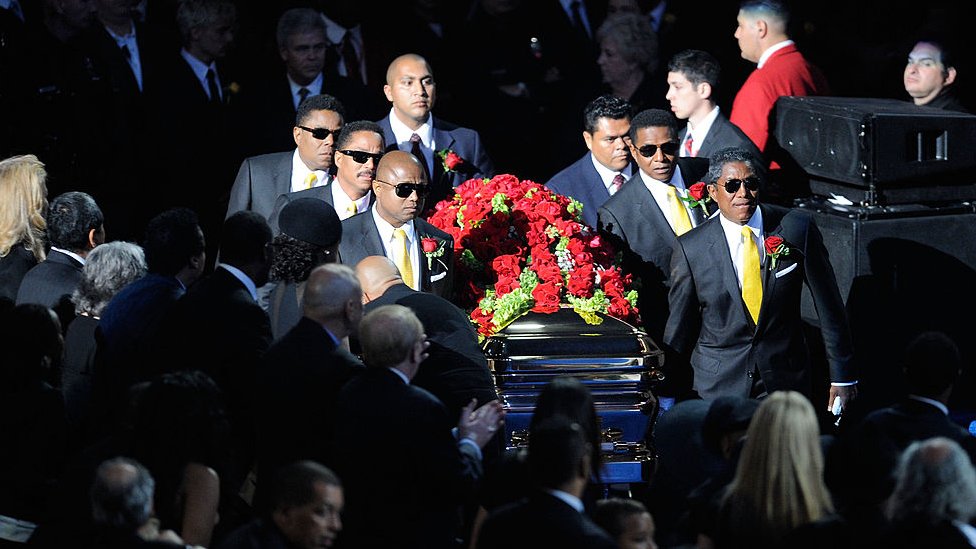 Ceremonia fúnebre en honor a Michael Jackson en Los Ángeles el 7 de julio de 2009.