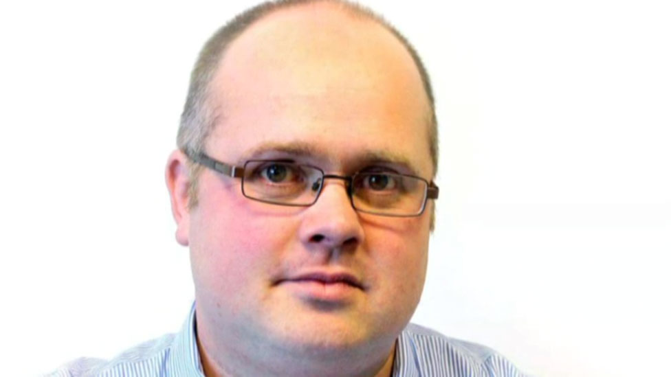 "Cuando me dio infarto supongo que eso tuvo un profundo efecto psicológico en mí", dice Simon Rickards. Simon Rickards