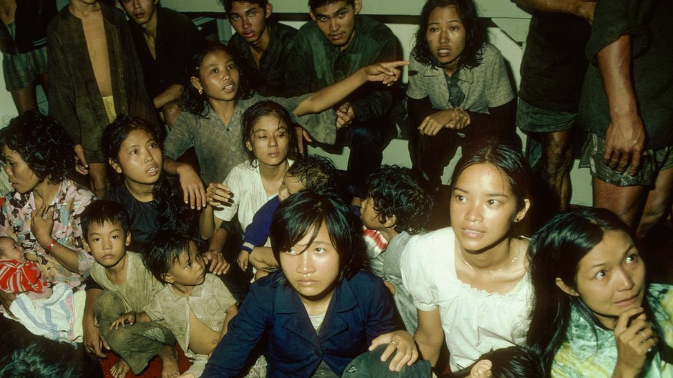 Десятки вьетнамских «лодочников» упаковались в судно в 1978 году
