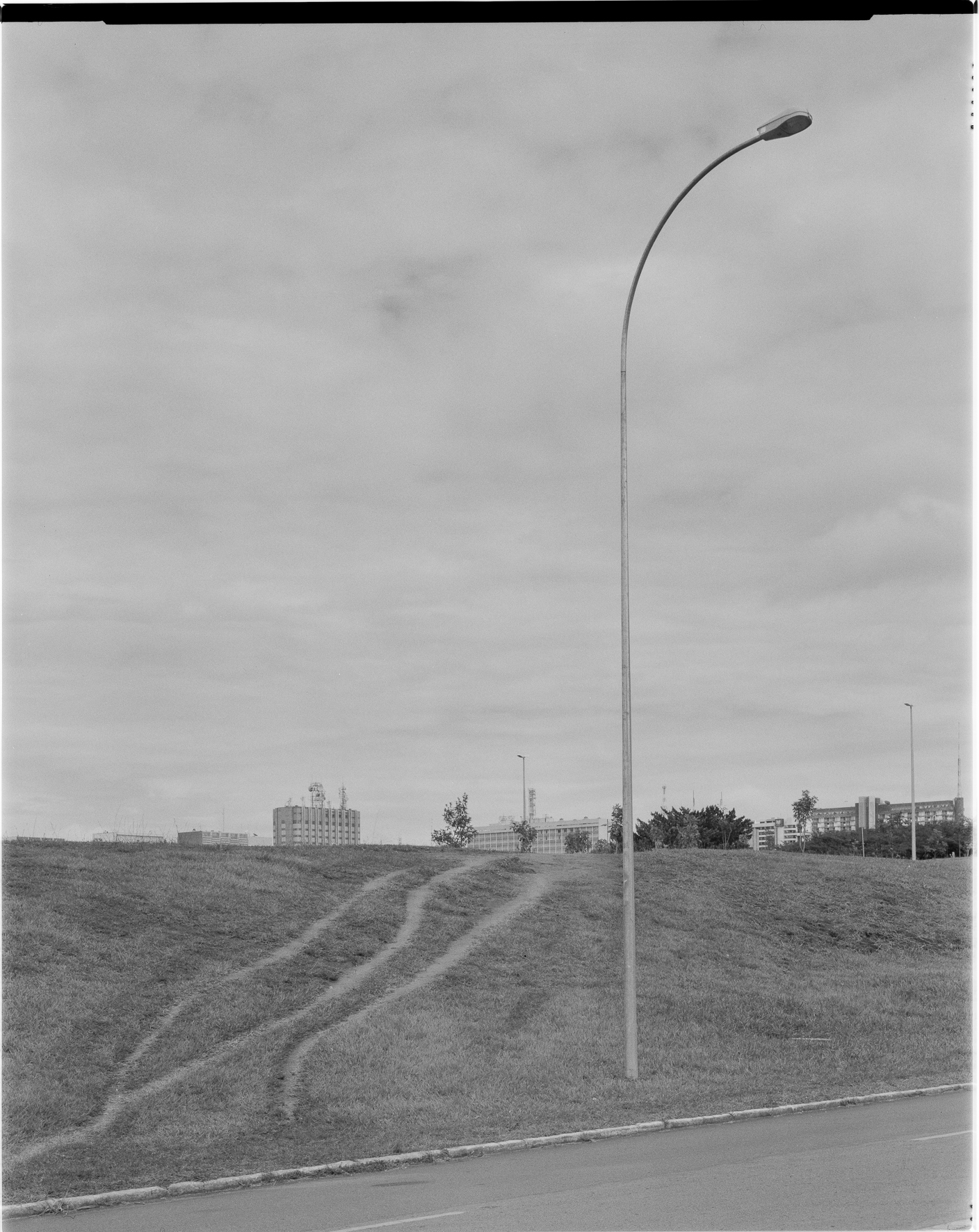 três caminhos de pedestres no Setor Cultural Norte