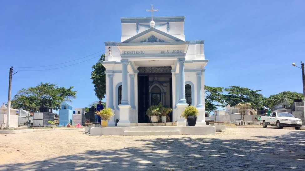 Entrada do cemitério de São José, em Maceió