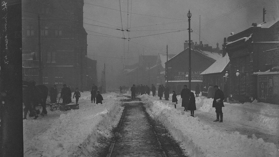 47 - Дьюк-стрит, Барроу-ин-Фернесс, 1910-15 Собрание семейных фотографий Санки (опубликовано благодаря Signal Film and Media)