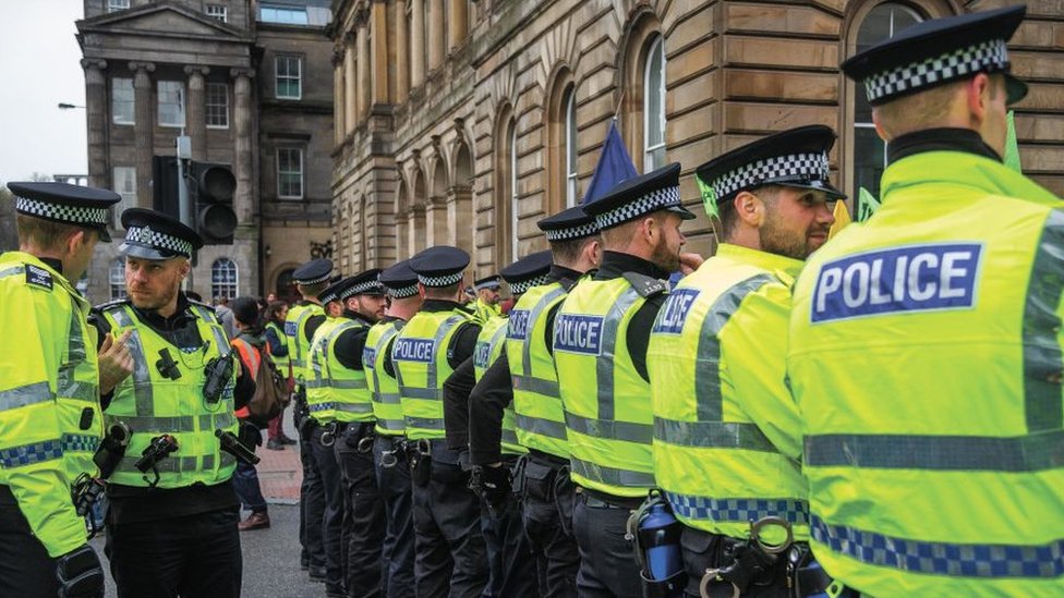 Полиция на протесте против изменения климата в Глазго
