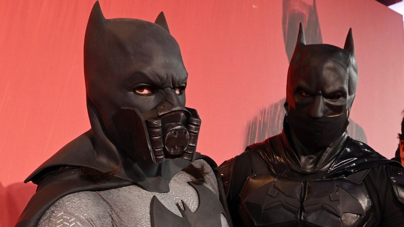 Egypt arrests organisers of joke 'Helwan Real Batman Battle' event - BBC  News