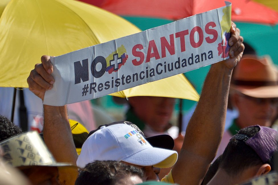 Protesta contra Santos