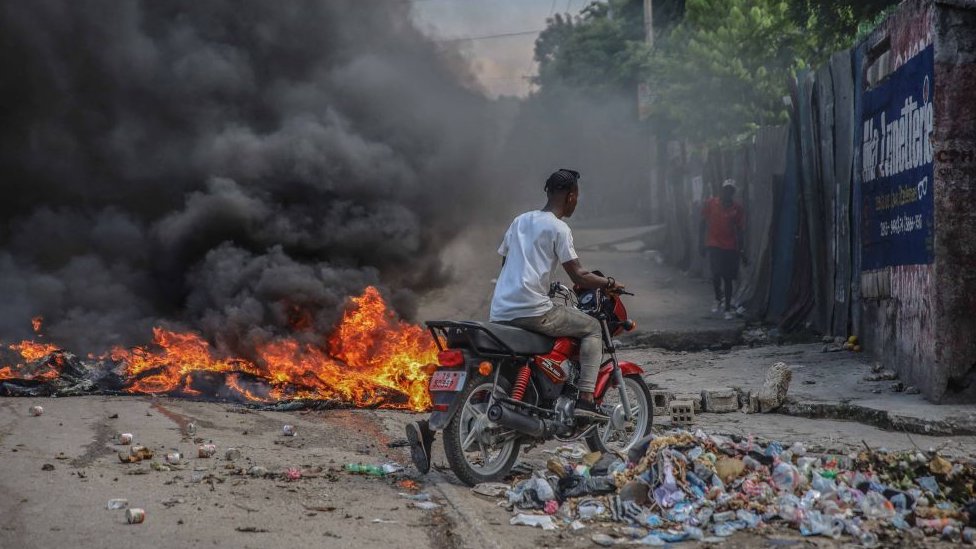 Disturbios durante una protesta reciente por la situación de Haití.
