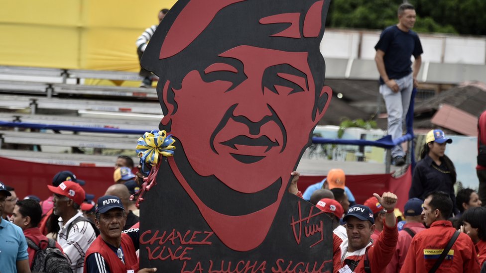 El presidente Nicolás Maduro busca perfeccionar la democracia participativa que impulsó Hugo Chávez. Figura de Hugo Chávez