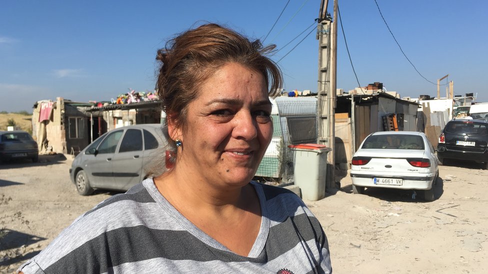 Lourdes, vecina de la Cañada, ha logrado esquivar tres órdenes de derribo de su vivienda. (Foto: BBC Mundo/Enric Botella) Lourdes (BBC Mundo/Enric Botella)