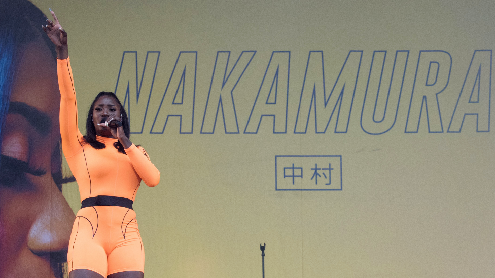 Ая Накамура выступает во Франции в 2019 году