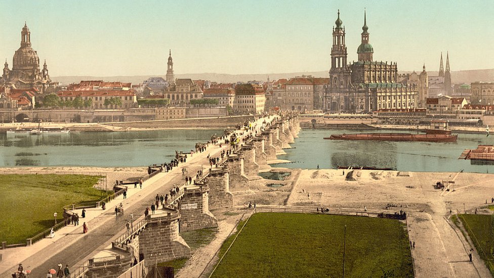 Dresden'in 1900 yılından kalma renkli bir fotoğrafı.