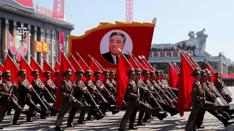 Desfile en Corea del Norte para celebrar el 70 aniversario de su fundación