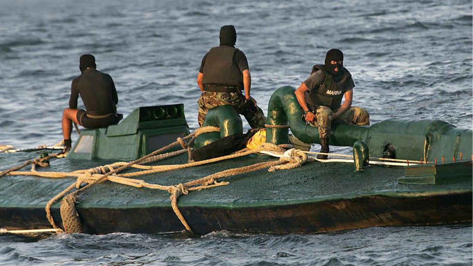 Submarino empleado para el traslado de drogas NO USAR / BBC