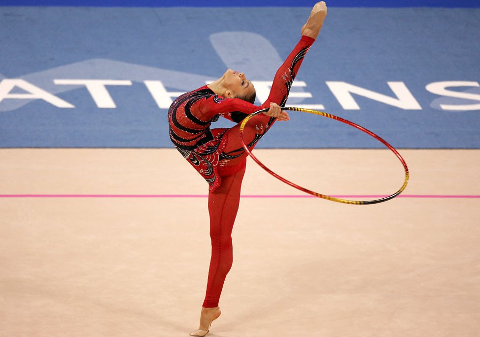 卡巴耶娃在雅典奧運會上獲得金牌