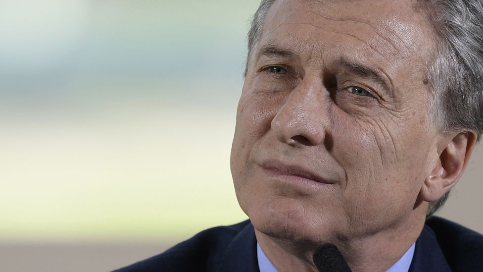 El caso Maldonado se ha convertido en un a piedra en el zapato para Macri, que pone en tela de juicio su compromiso con los derechos humanos. El caso Maldonado se ha convertido en un a piedra en el zapato para Macri, que pone en tela de juicio su compromiso con los derechos humanos.