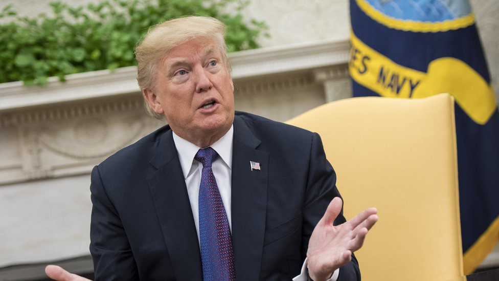 Desde su llegada al poder, Trump tomó medidas migratorias o comerciales muy controvertidas en base a su política de "Estados Unidos primero". El presidente de Estados Unidos, Donald Trump.