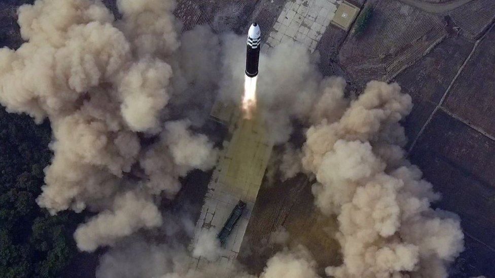 Míssil Hwasong-17 da Coreia do Norte que foi lançado em 24 de março