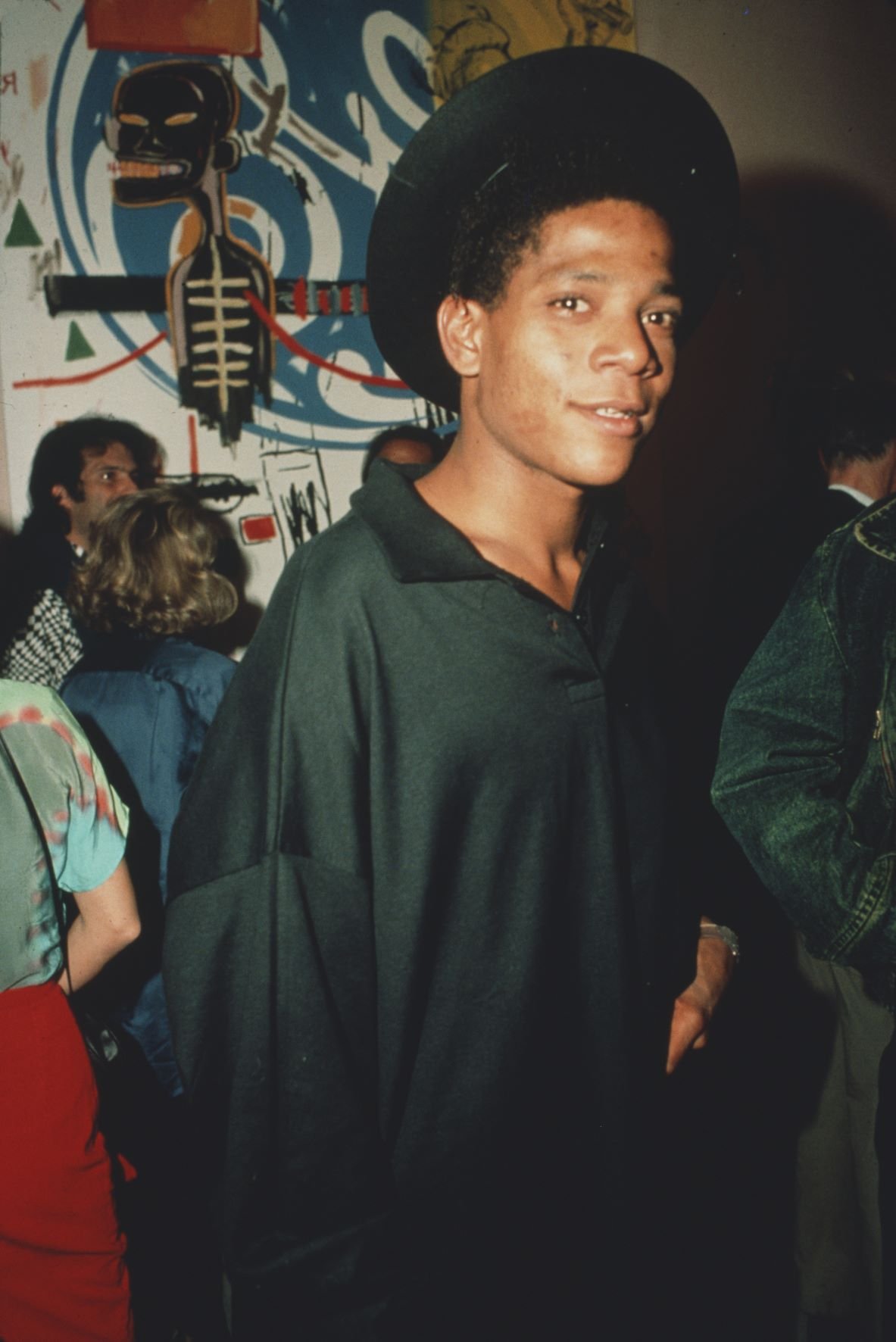 Jean Michel-Basquiat murió en 1988, con tan solo 27 años, pero dejando un enorme acervo de obras que ahora se venden por millones de dólares.